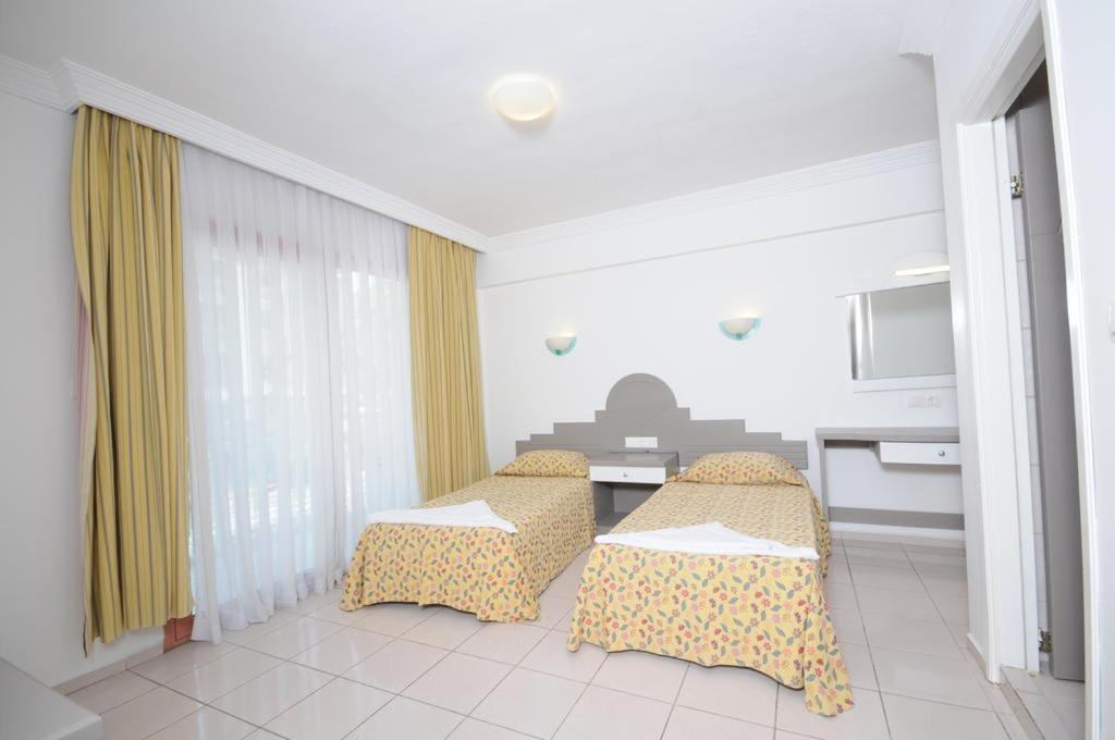 Club Kocer Apartments Мармарис Екстериор снимка