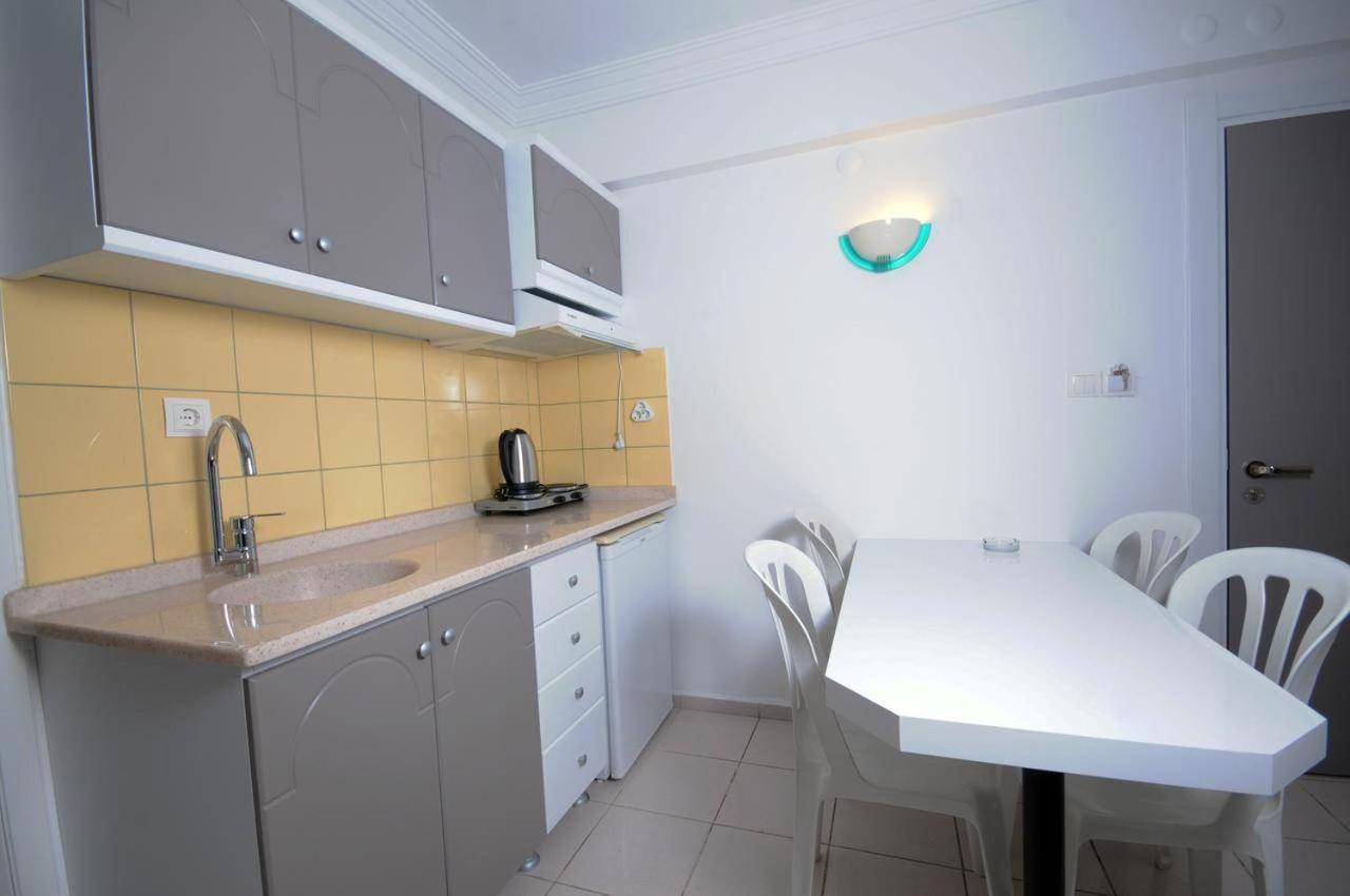 Club Kocer Apartments Мармарис Екстериор снимка