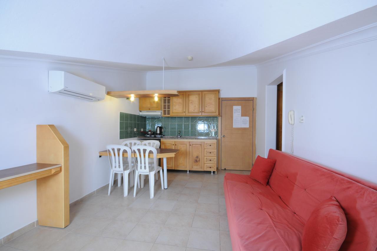 Club Kocer Apartments Мармарис Екстериор снимка